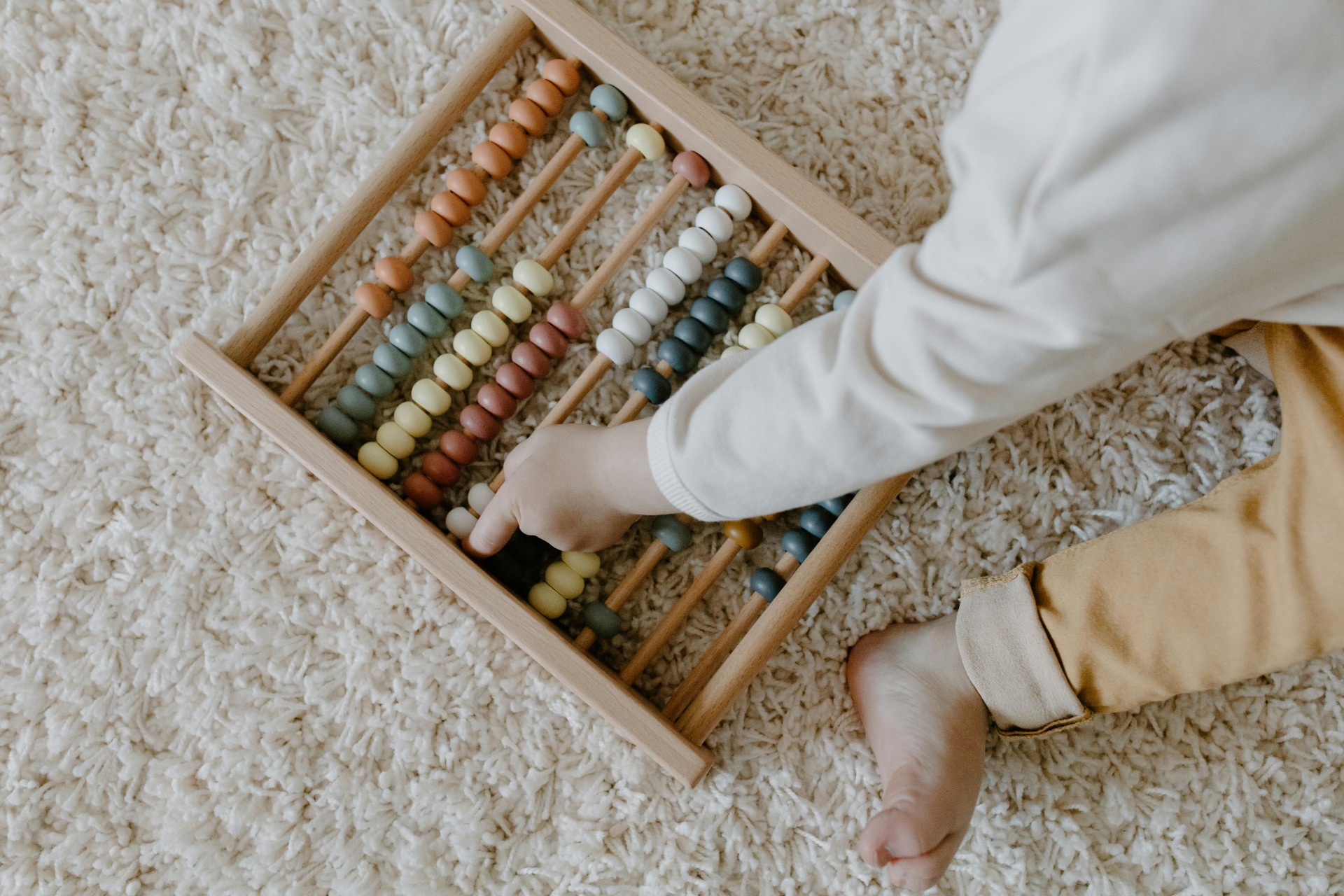 You won’t find standardized tests in Finnish kindergartens — but you will find teachers deeply tuned into how a child thinks, solves problems, and grows.